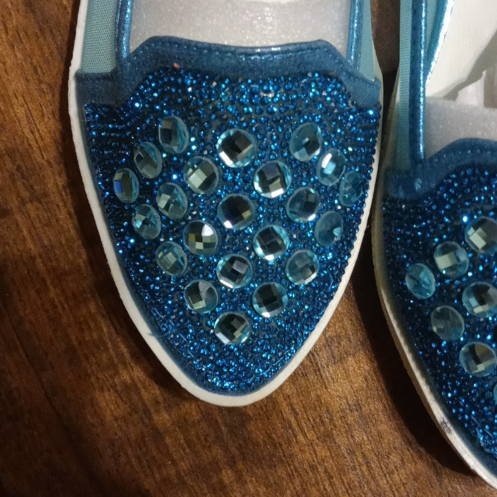 New Sky Blue slip on shoes. - Picture 5 of 5